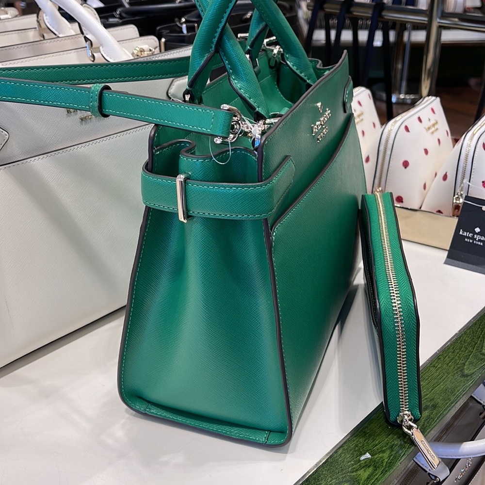 Kate Spade staci medium satchel
&
KSNY Staci Large Continental Wallet
Green Bean - Picture 10 of 16